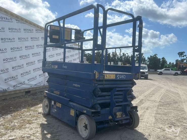 2005-jlg-2646e2-image-2