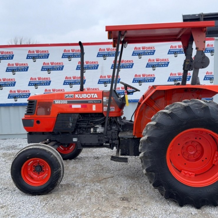 KUBOTA M8200