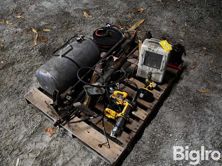 pallet-of-farm-support-image-1