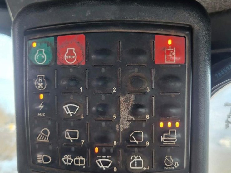 2012-deere-650k-image-16