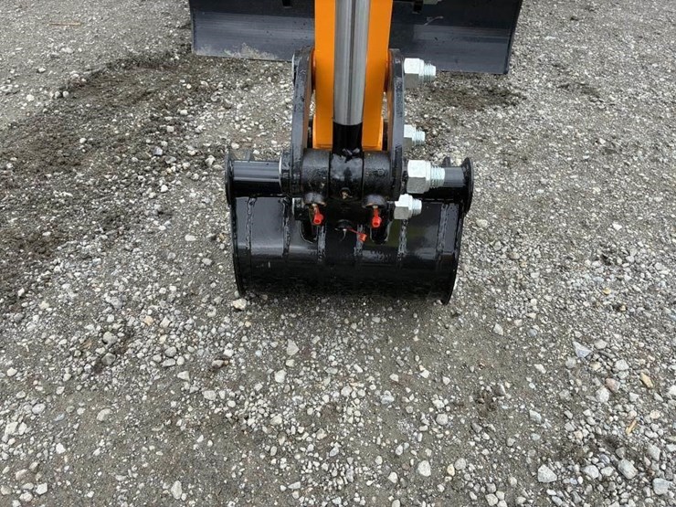 2026-vicsec-v15-hydraulic-excavator-image-8