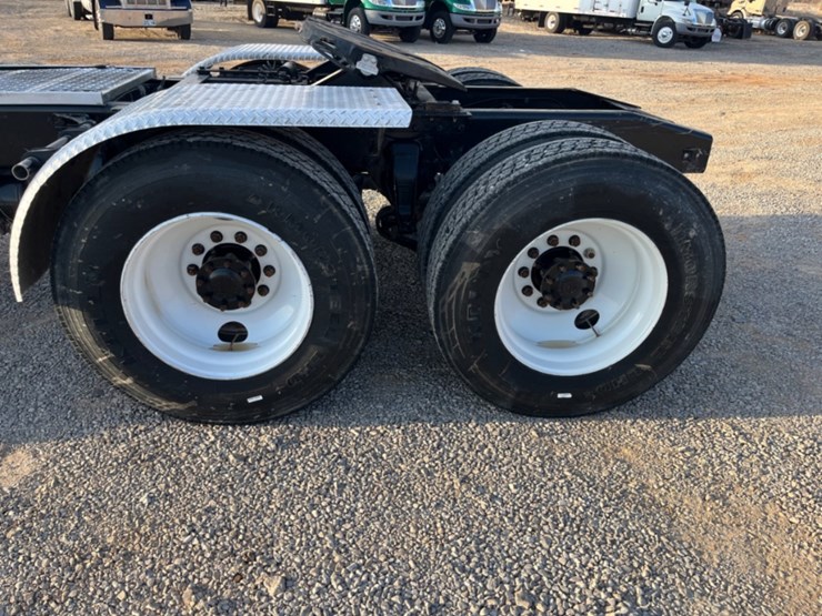 2013-western-star-4900-image-13