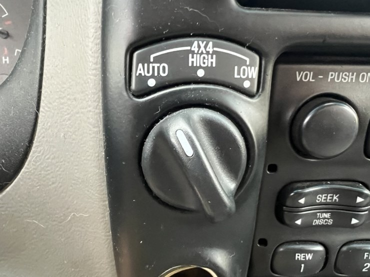 1997-ford-explorer-xlt-image-31