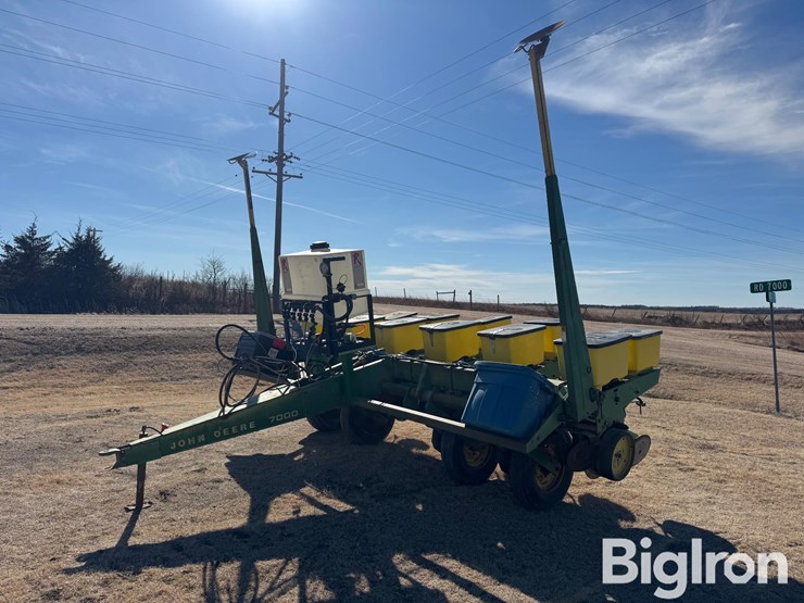 john-deere-7000-image-3