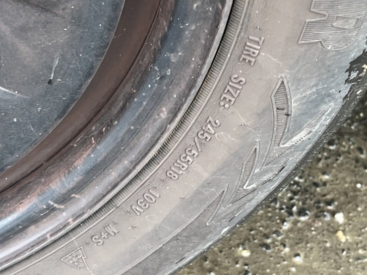 2018-ford-explorer-image-16