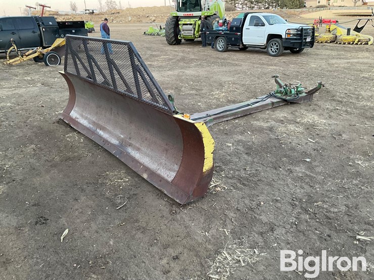 john-deere-front-mount-dozer-blade-image-1