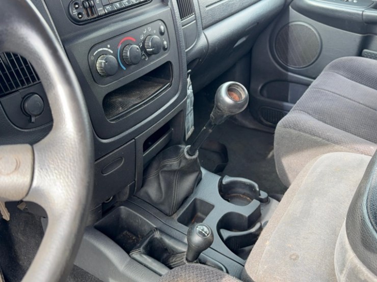 2004-dodge-ram-3500-image-12