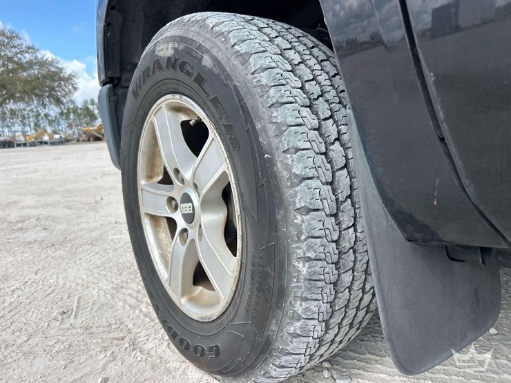 2017-toyota-tundra-image-28