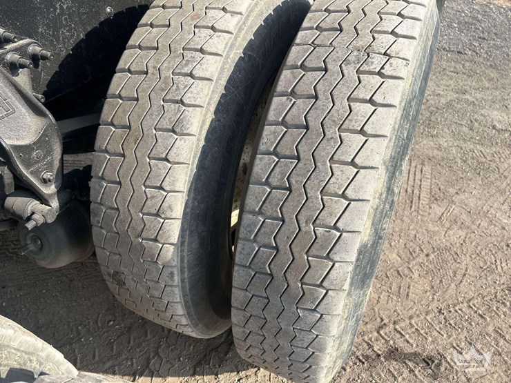 2006-mack-cv713-granite-tri-axle-dump-truck-image-38