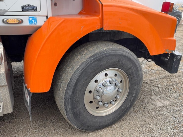 2015-western-star-4900sb-image-11