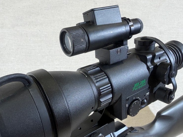 #215-•-browning-a-bolt-rifle-image-12