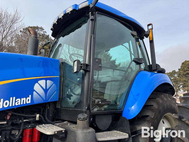 new-holland-t8020-image-18