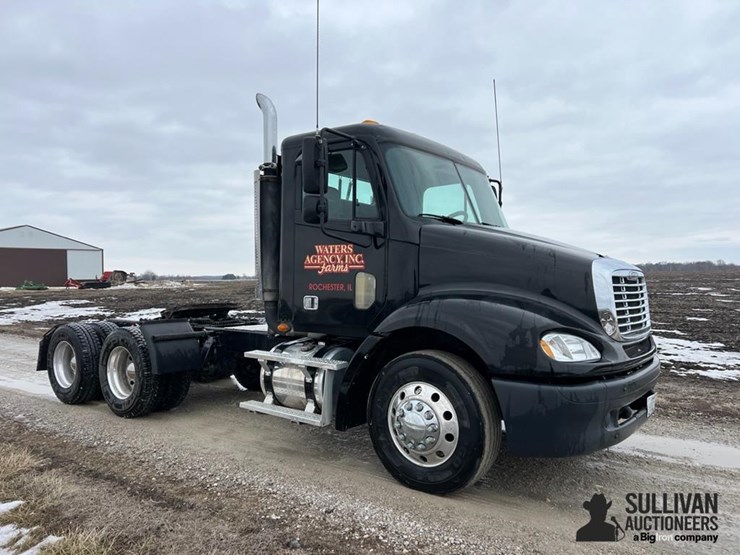 2006-freightliner-columbia-112-image-3