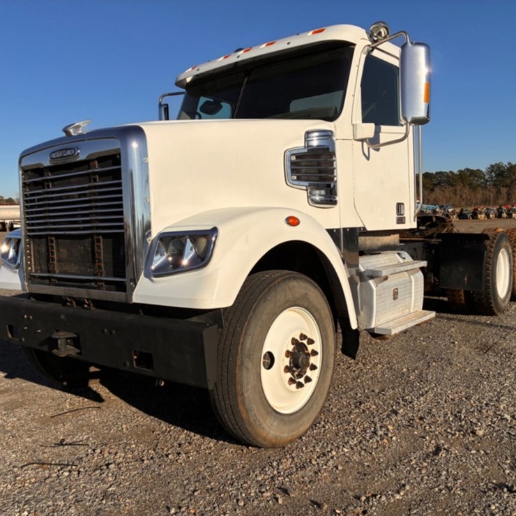 2016 FREIGHTLINER CORONADO 122 SD