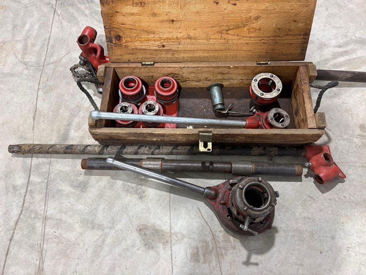 ridgid-pipe-cutter/threader-image-1