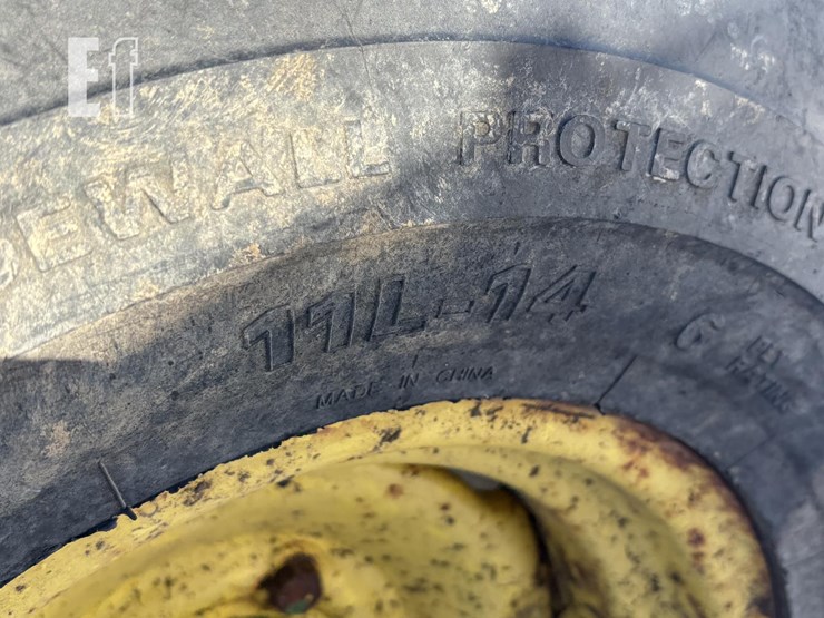 john-deere-210-image-8