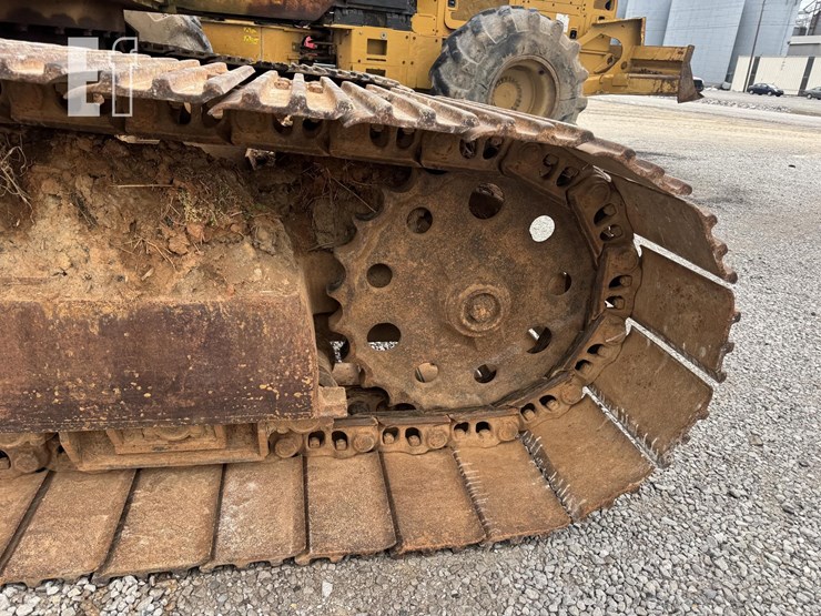 caterpillar-235b-image-9