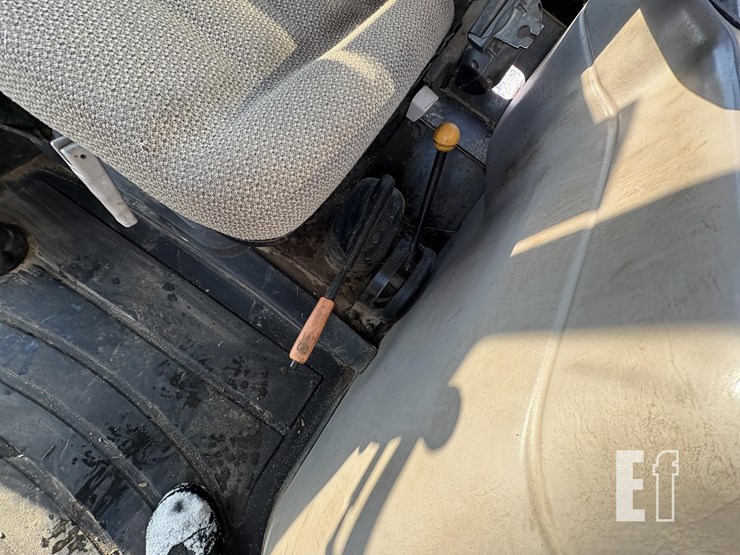 2013-case-ih-farmall-125a-image-20