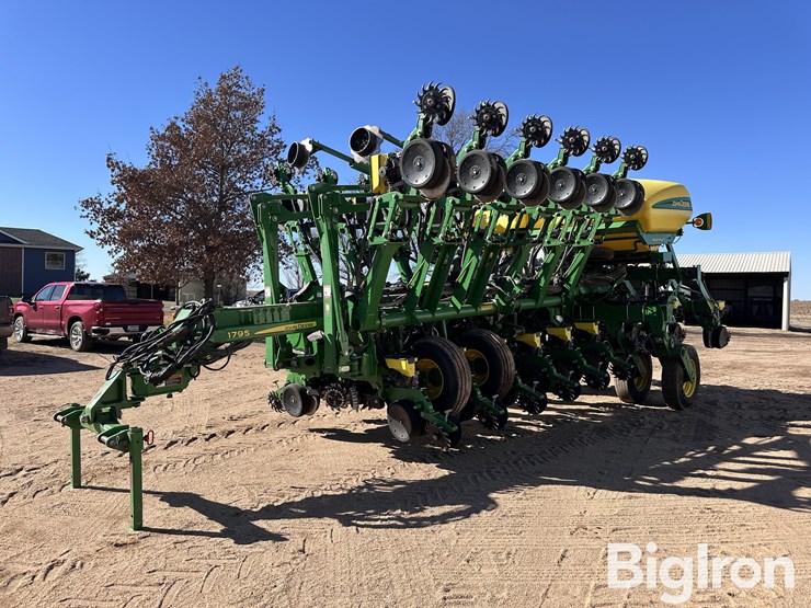 2015-john-deere-1795-image-7