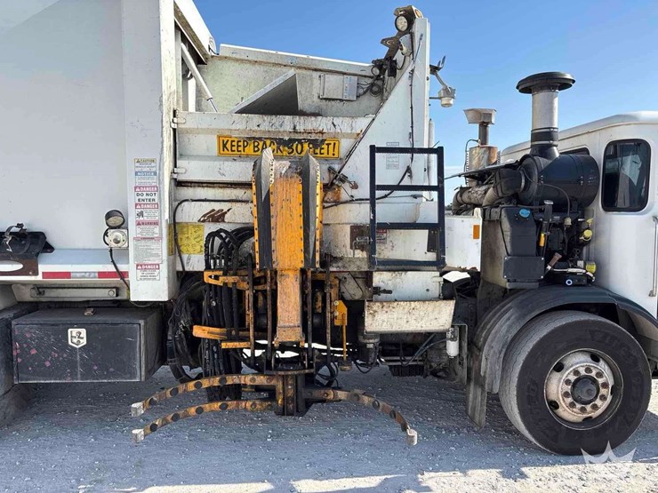 2016-autocar-xpeditor-image-13