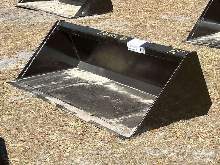 2025-swict-72in-bucket-skid-steer-attachment-image-1