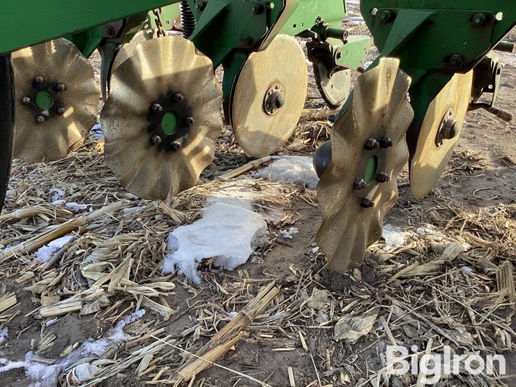 14r20"-dry-fertlilizer-applicator-image-17