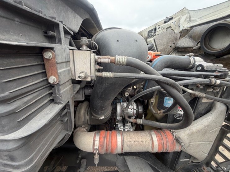 #226-•-2018-freightliner-cascadia-image-66