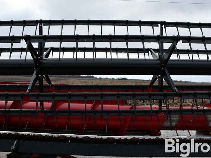 2013-case-ih-3020-image-16