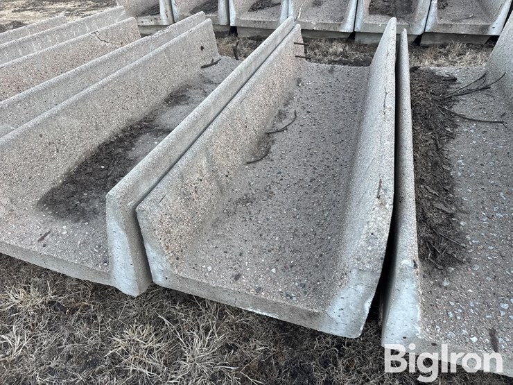 8'-concrete-feed-bunks-image-12