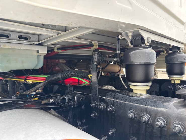 2020-western-star-4700sb-image-32