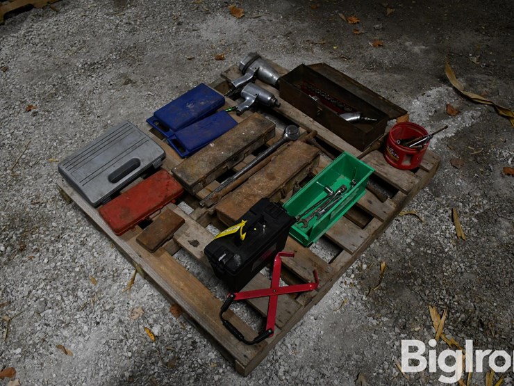 pallet-of-farm-support-image-1