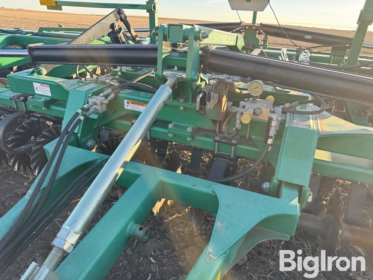 great-plains-3000tt-image-10