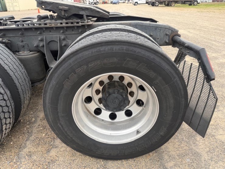 2016-international-prostar-image-12