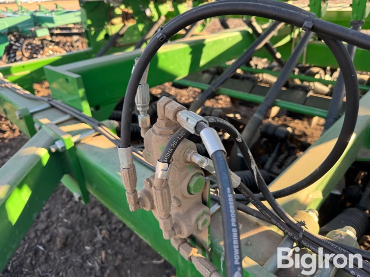 2022-john-deere-1590-image-14