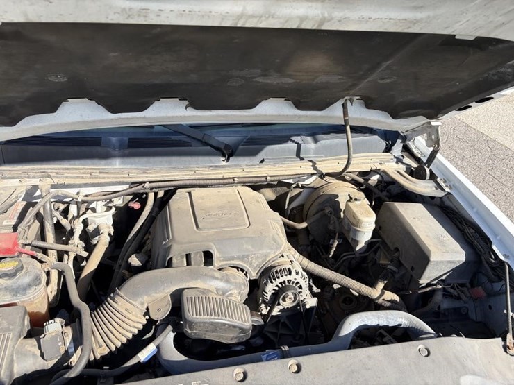 2011-chevrolet-1500-image-17