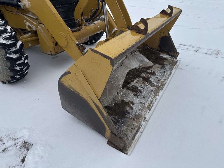 caterpillar-420f-image-27