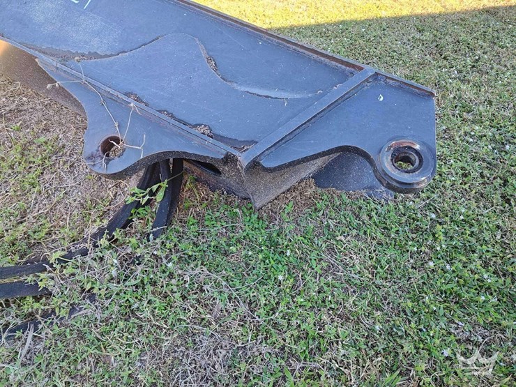 2013-john-deere-hydraulic-grapple-tractor-attachment-image-4