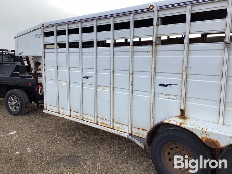 2000-titan-trailer-image-12