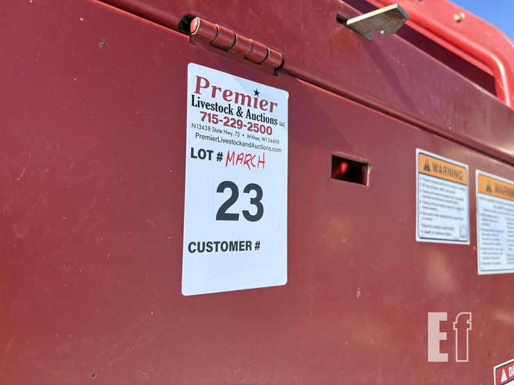 2007-new-holland-br750a-image-13