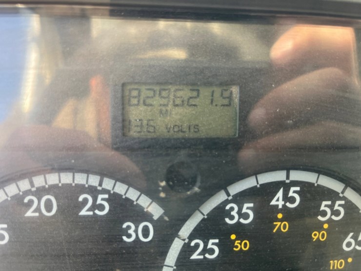 2007-freightliner-columbia-120-image-16