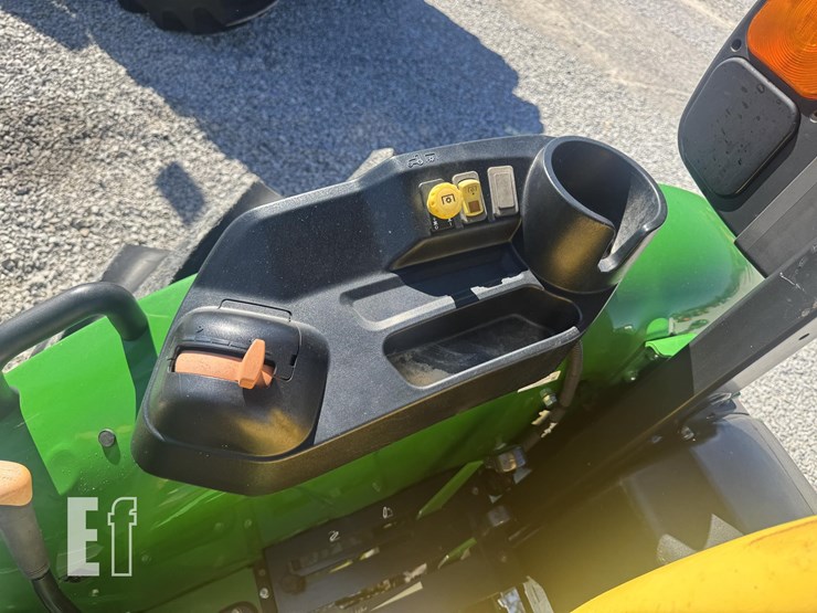 2022-john-deere-5065e-image-17