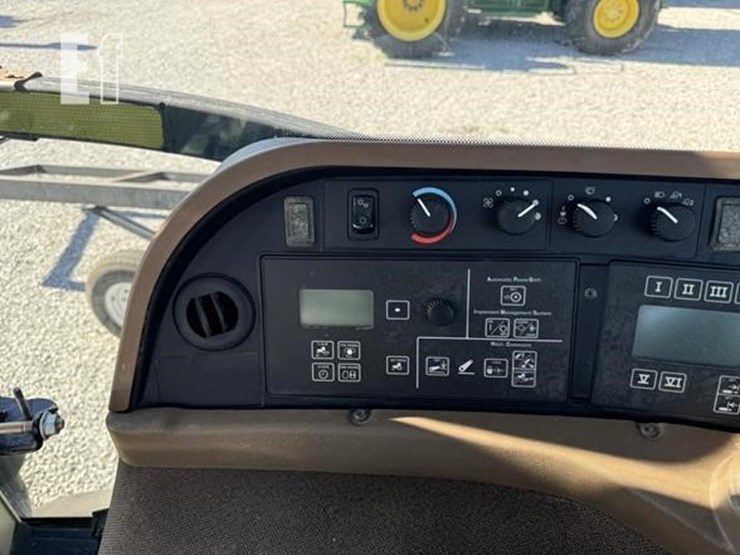 2009-john-deere-8330-image-19