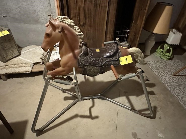 spring-riding-horse-image-1