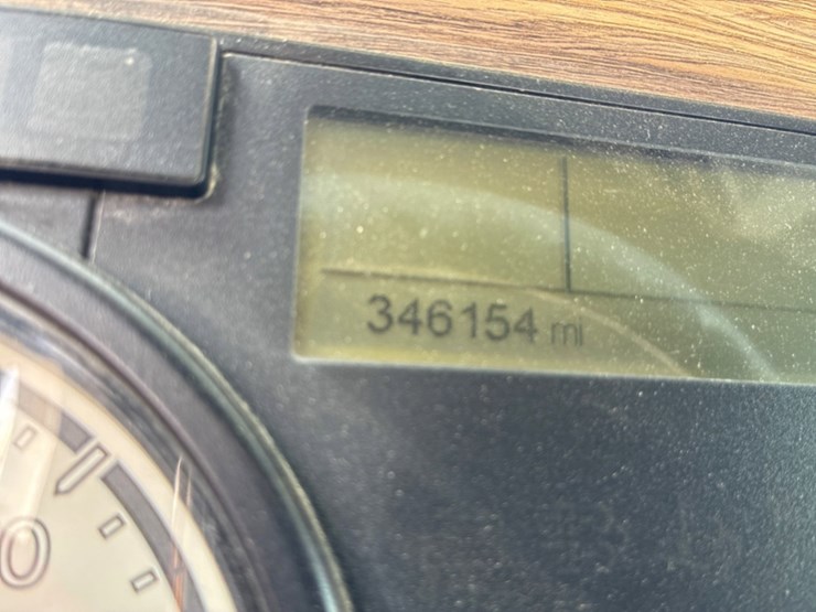 2016-freightliner-coronado-122-sd-image-8