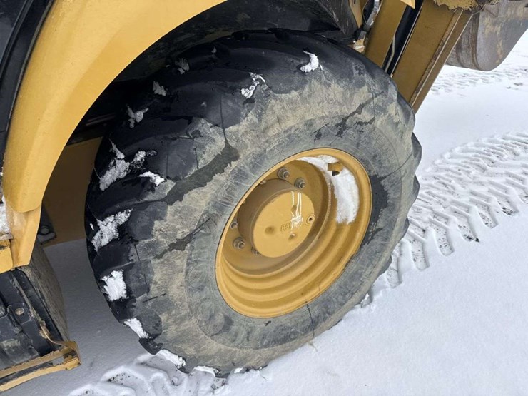 caterpillar-420f-image-13