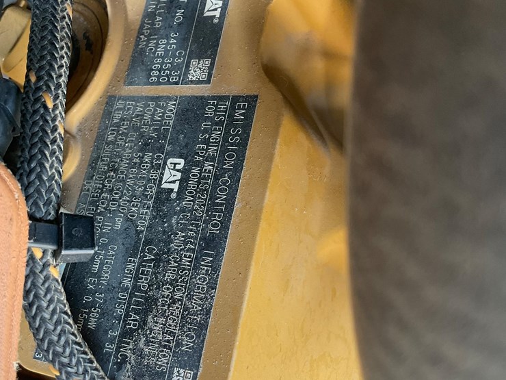 2022-caterpillar-242d3-image-19