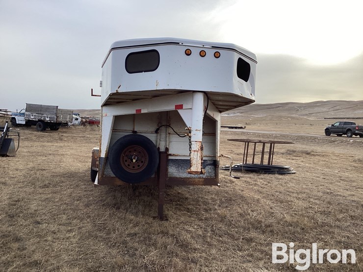 2000-titan-trailer-image-3