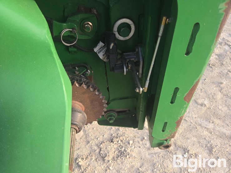 2013-john-deere-s670-image-19