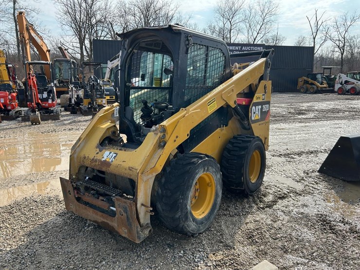 2017-caterpillar-262d-image-8