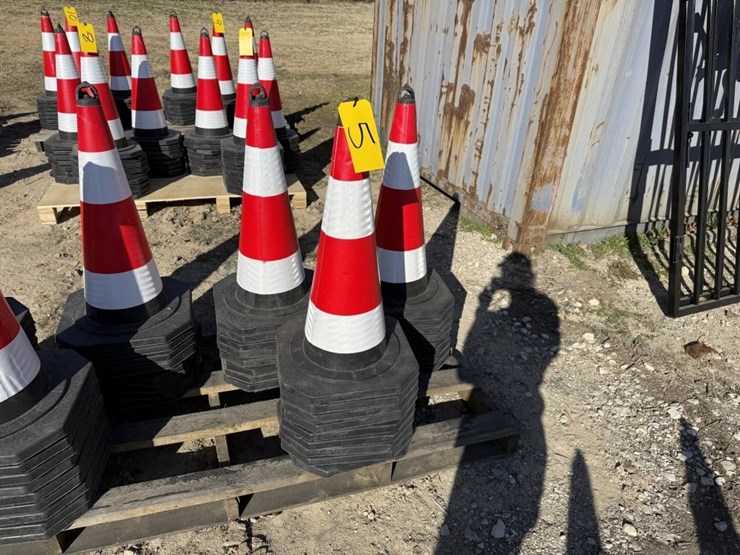 25-traffic-cones-image-1